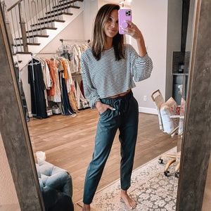 Lululemon Keep Moving Pant size 6 - Like New Condition